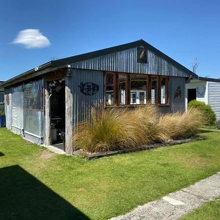 Mountains Edge Cabins Monowai Exterior photo