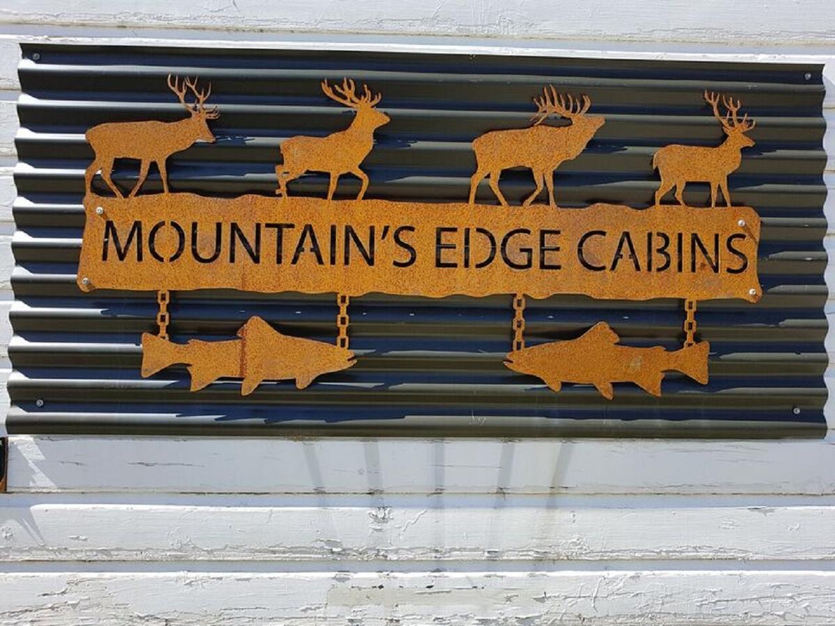 Mountains Edge Cabins Monowai Exterior photo